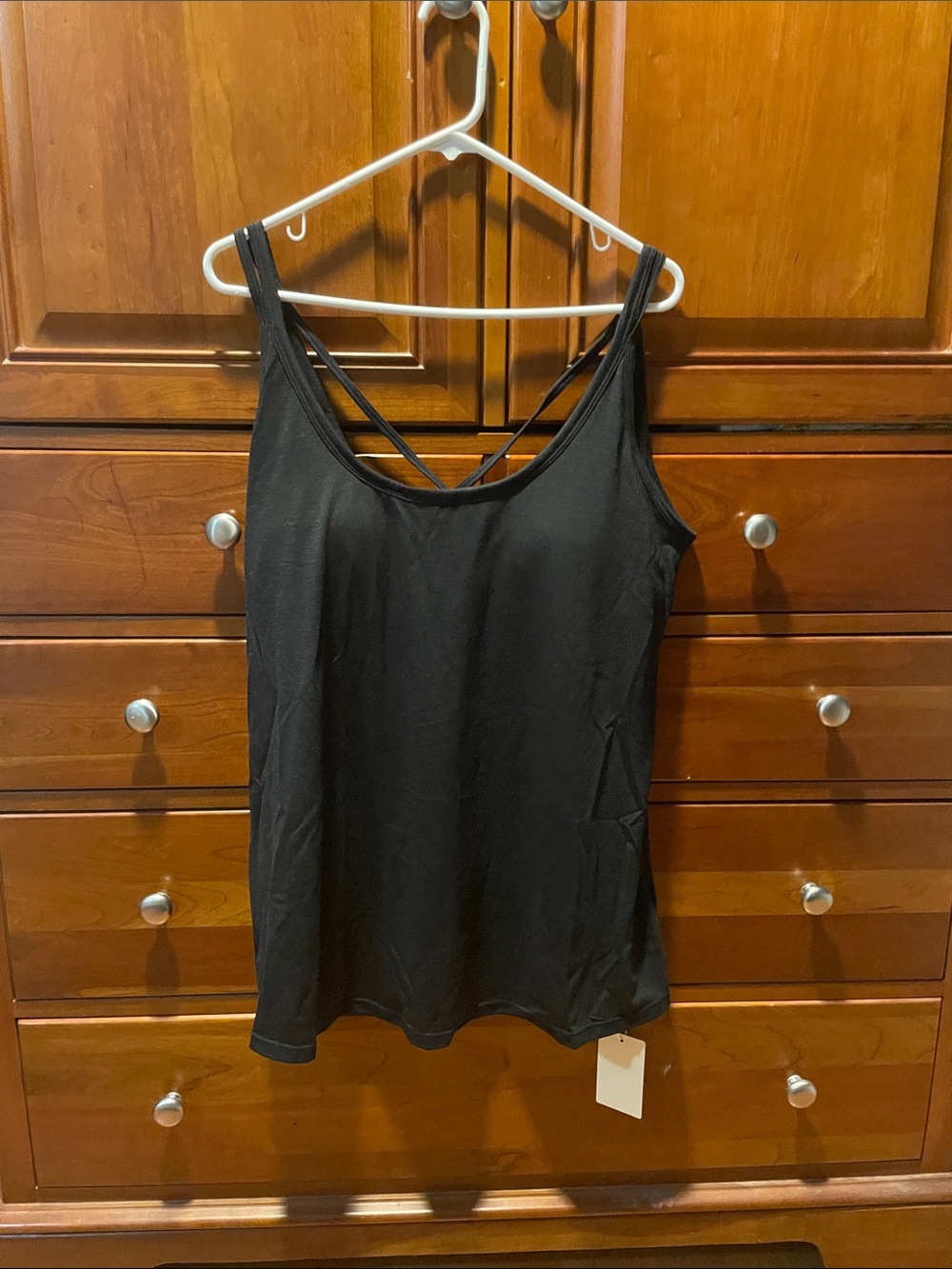 HALARA U-neck built in bra loose fit casual tank top.
